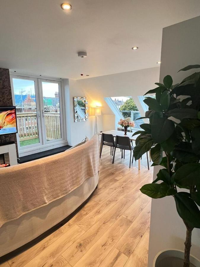 Appartamento Stunning Luminous Penthouse/ 2Beds 2Baths Bournemouth Esterno foto